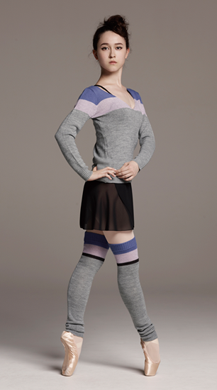 Bicolor Knit Tops+Chiffon Wrap Skirt +Bicolor Knit Leg Warmers 